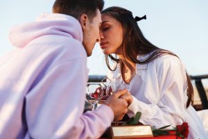 איך להתחיל עם בחורה?