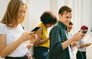 איך נועלים פרופיל בפייסבוק?